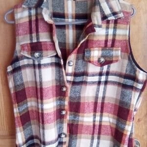 SHEIN Burgundy Cream Plaid Button-Front Sleeveless Vest